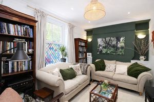 Lounge- click for photo gallery